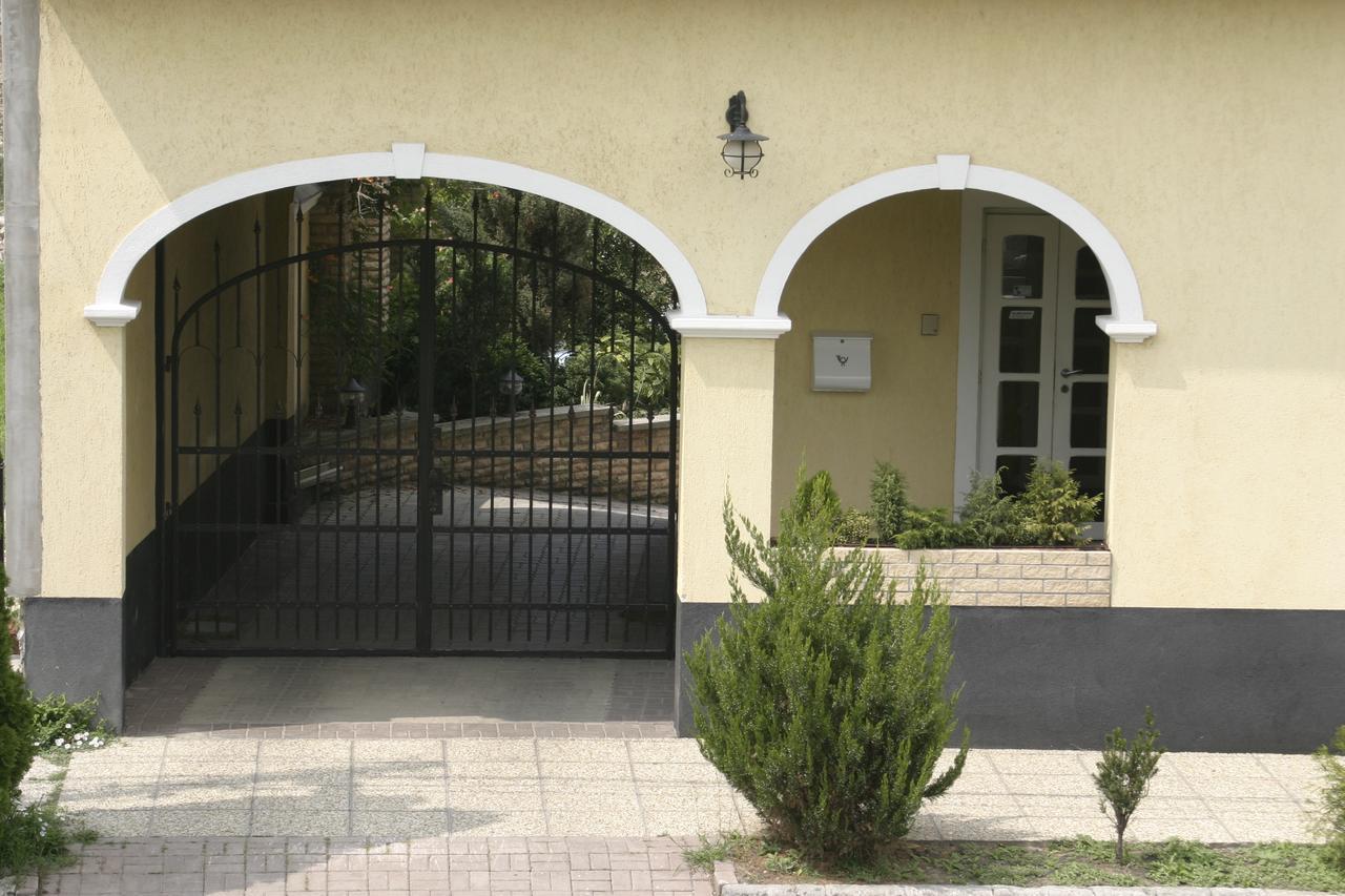 Relax Panzio Bed & Breakfast Gyor Luaran gambar