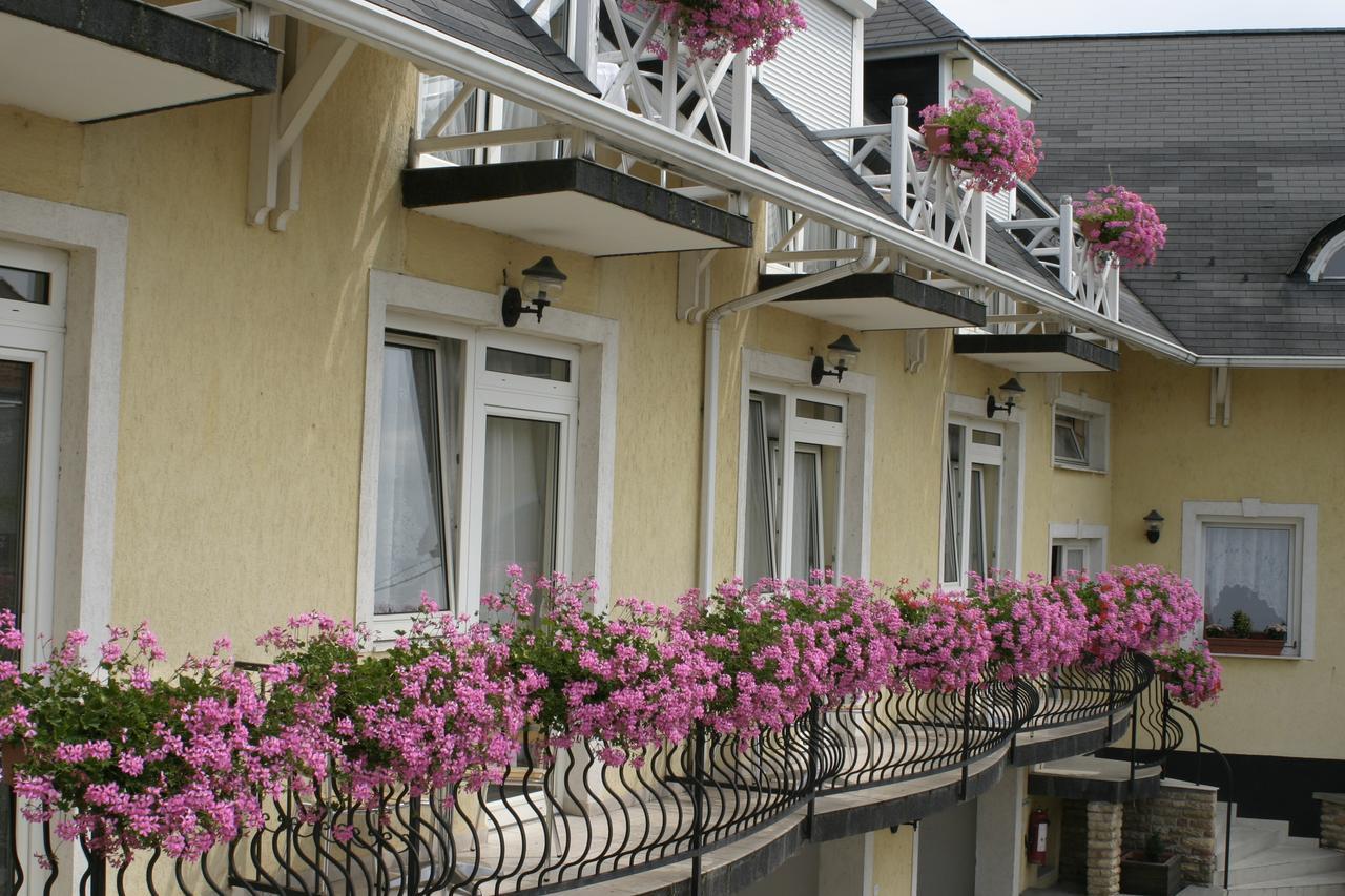 Relax Panzio Bed & Breakfast Gyor Luaran gambar