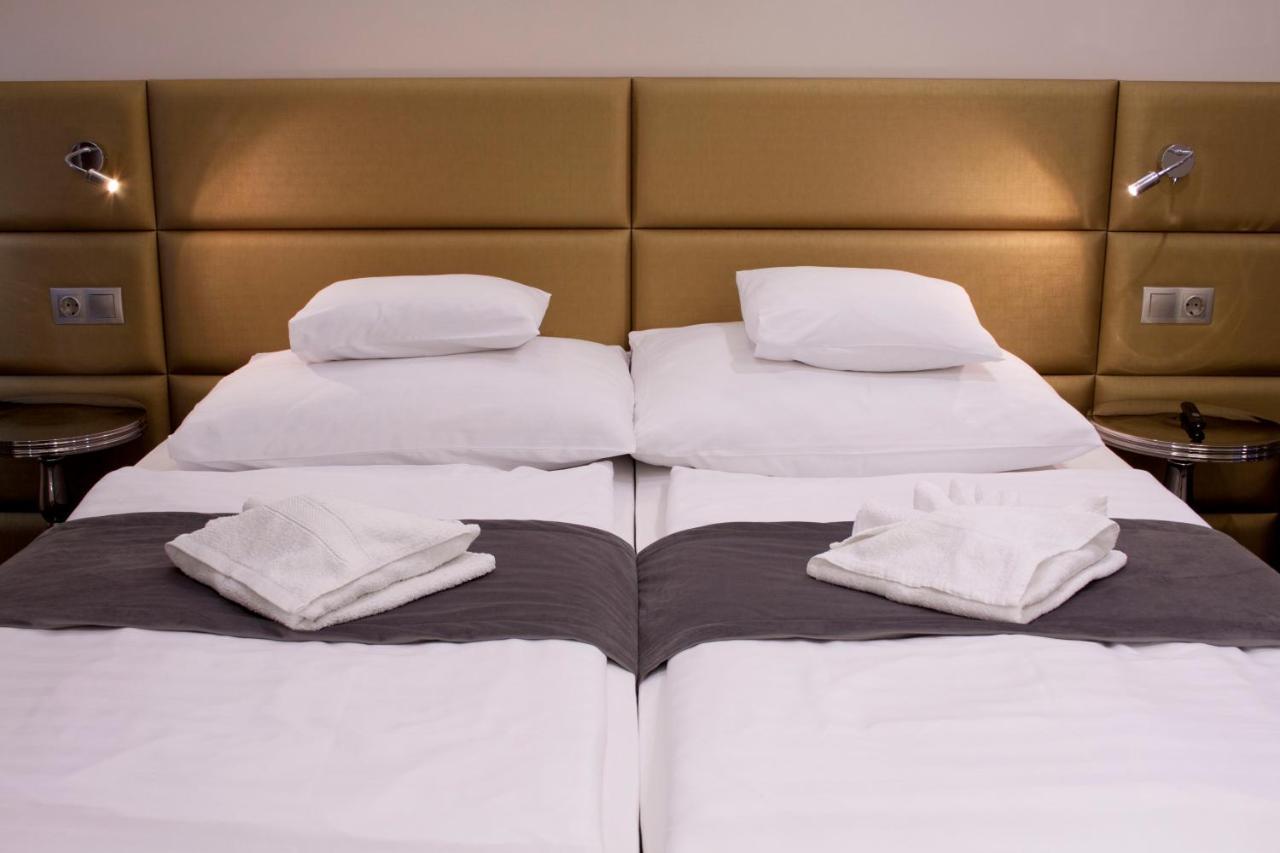 Relax Panzio Bed & Breakfast Gyor Luaran gambar