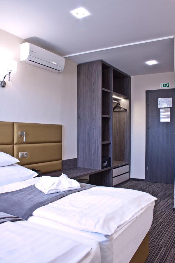 Relax Panzio Bed & Breakfast Gyor Luaran gambar