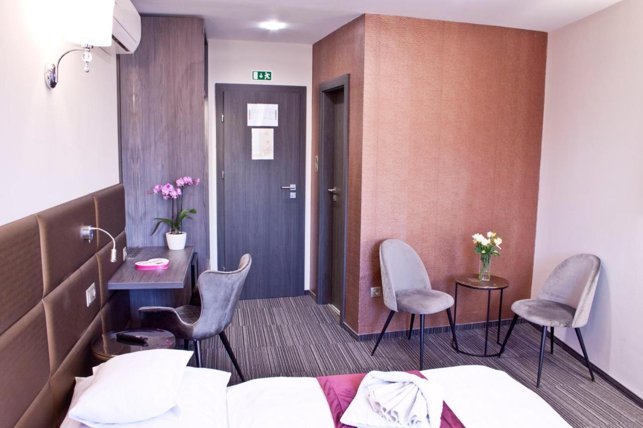 Relax Panzio Bed & Breakfast Gyor Luaran gambar